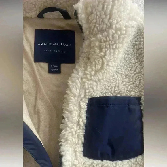 Janie And Jack Sherpa Jacket Size 5-6 - Picture 2 of 6